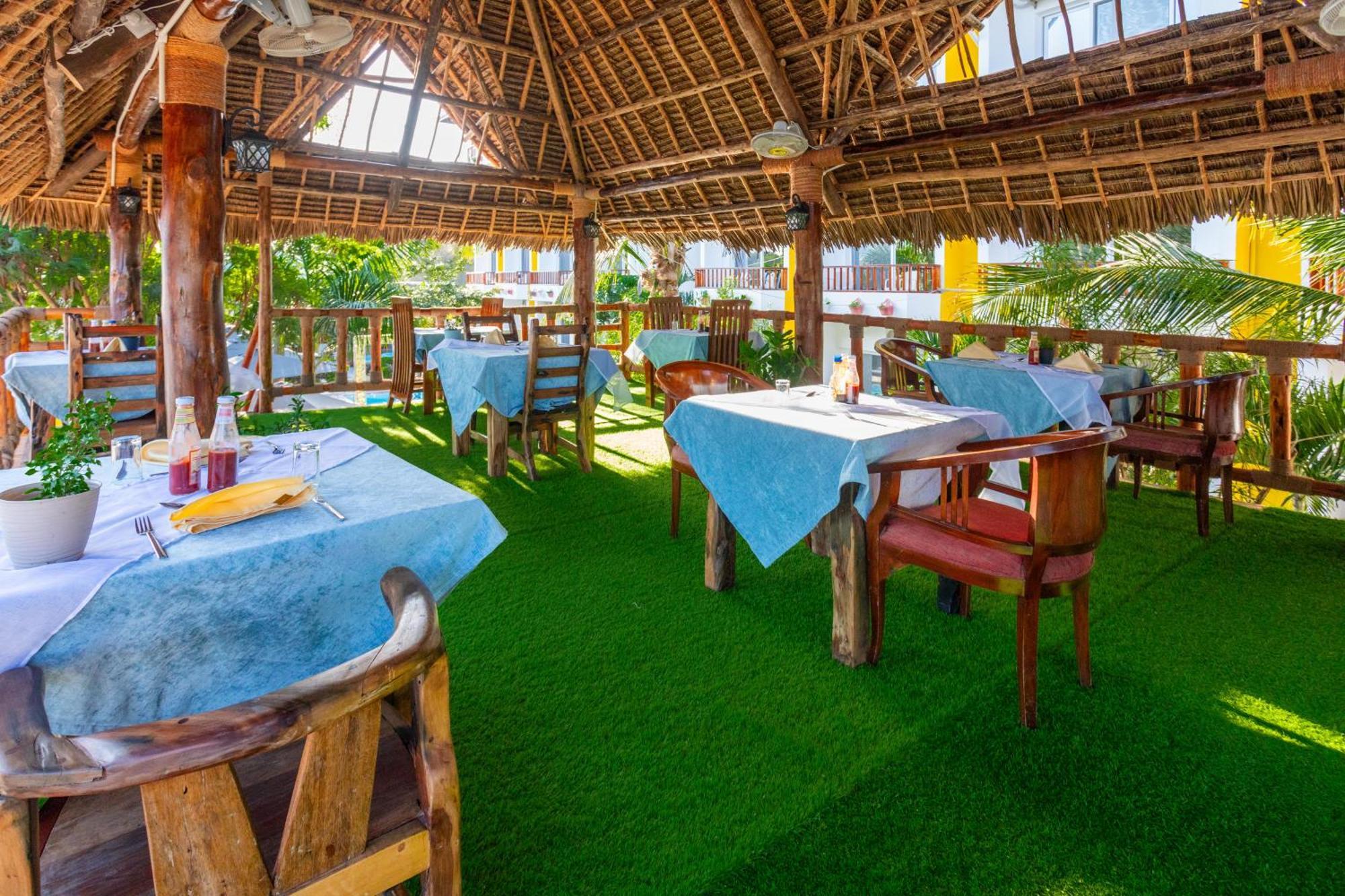 Canary Nungwi Hotel & Spa Exterior photo